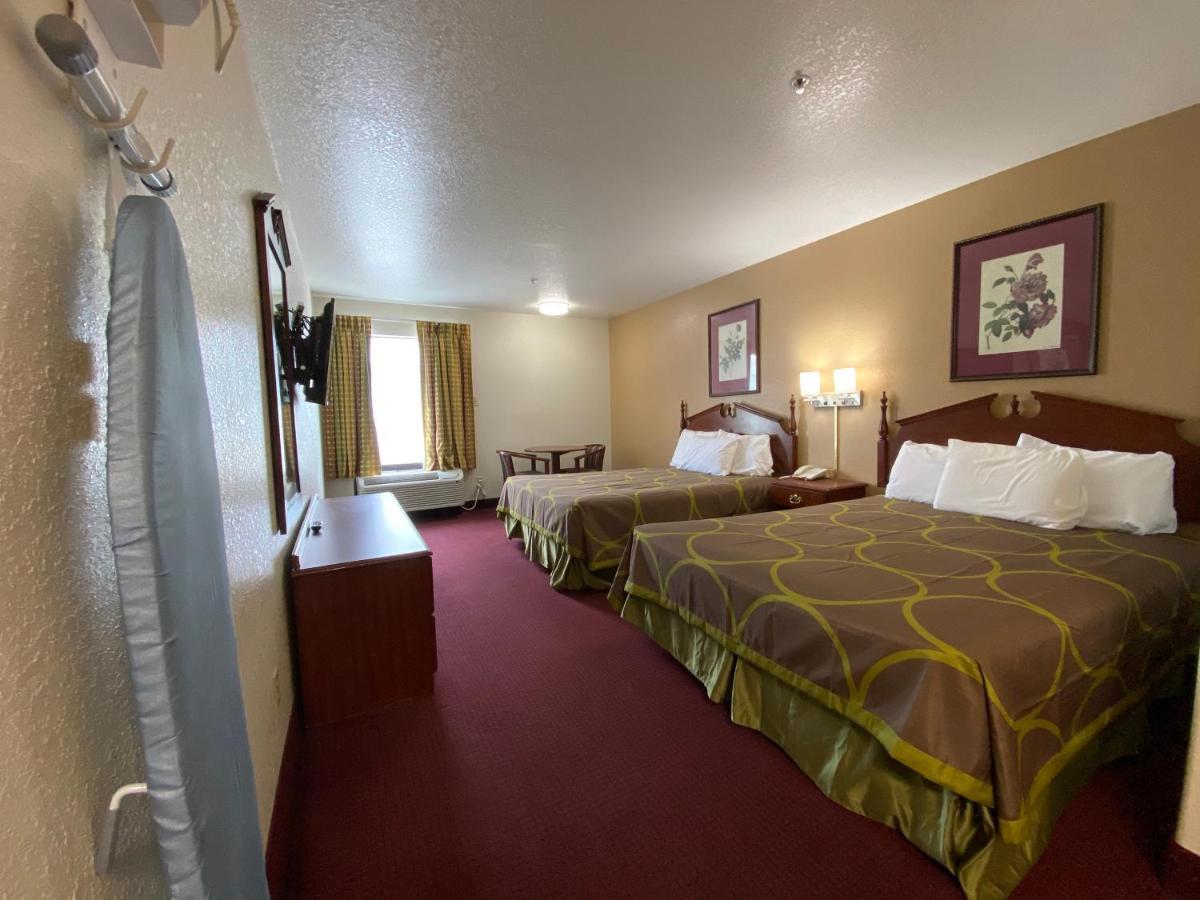 Super 8 By Wyndham Kinder/Coushatta Near Casino Zewnętrze zdjęcie